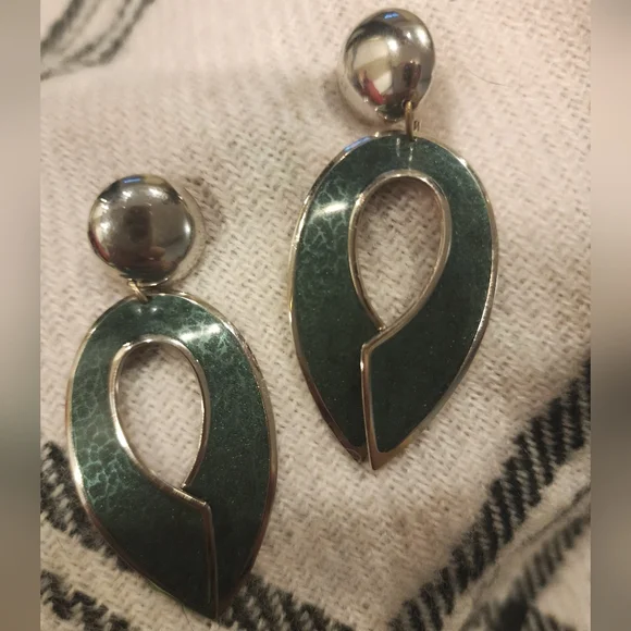 Vintage Edgar Berebi Green Enamel Long Dangle Earrings - Picture 3 of 5